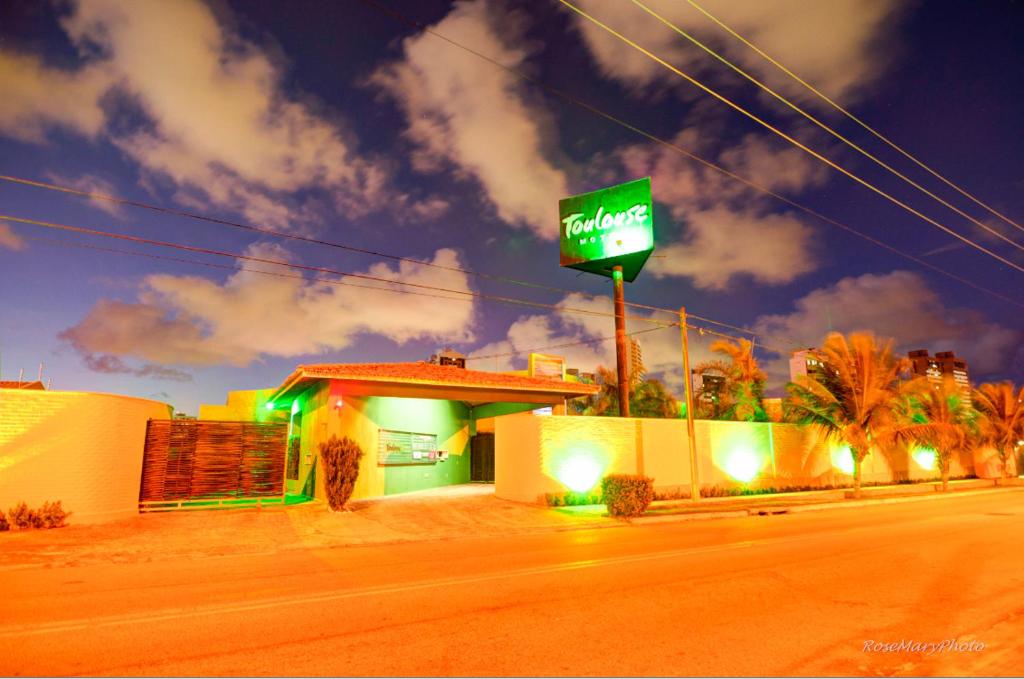  Toulouse Motel (Adult Only)