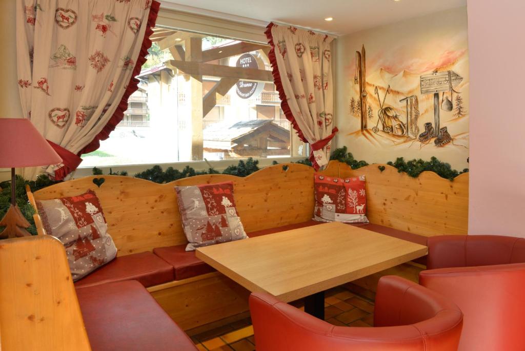 Posezení v ubytování Auberge de la Dranse