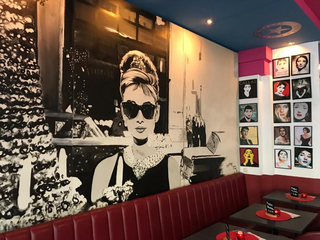 Hollywood Media Hotel am Kurfürstendamm - Resim 26