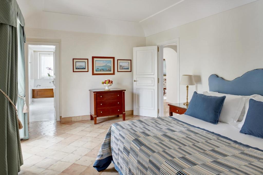 Postel nebo postele na pokoji v ubytování Caruso, A Belmond Hotel, Amalfi Coast