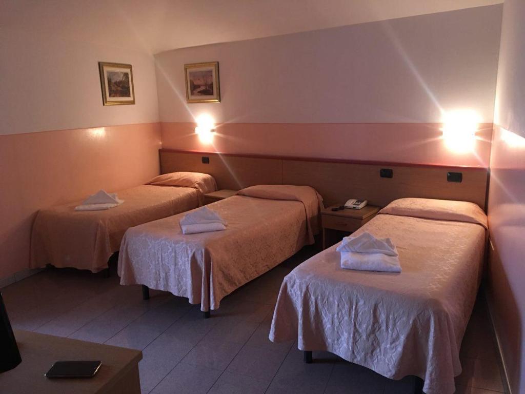 Master Hotel - Basic Triple Room