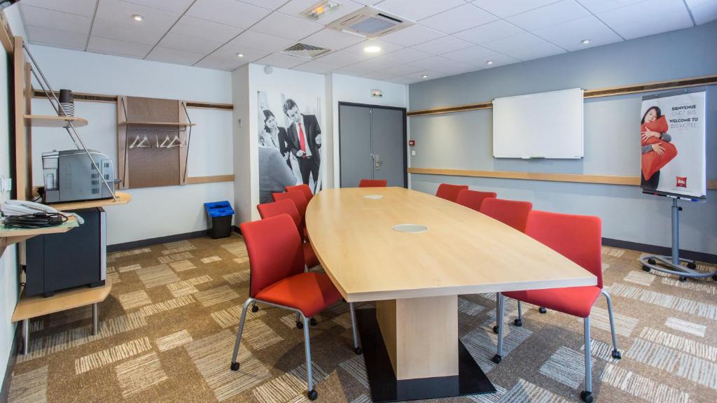 Kuchyň nebo kuchyňský kout v ubytování ibis Bourges Centre