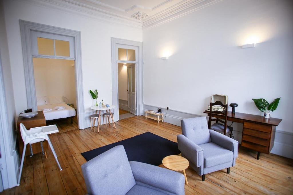 Casa do Poeta & Guitarra by Porto City Hosts