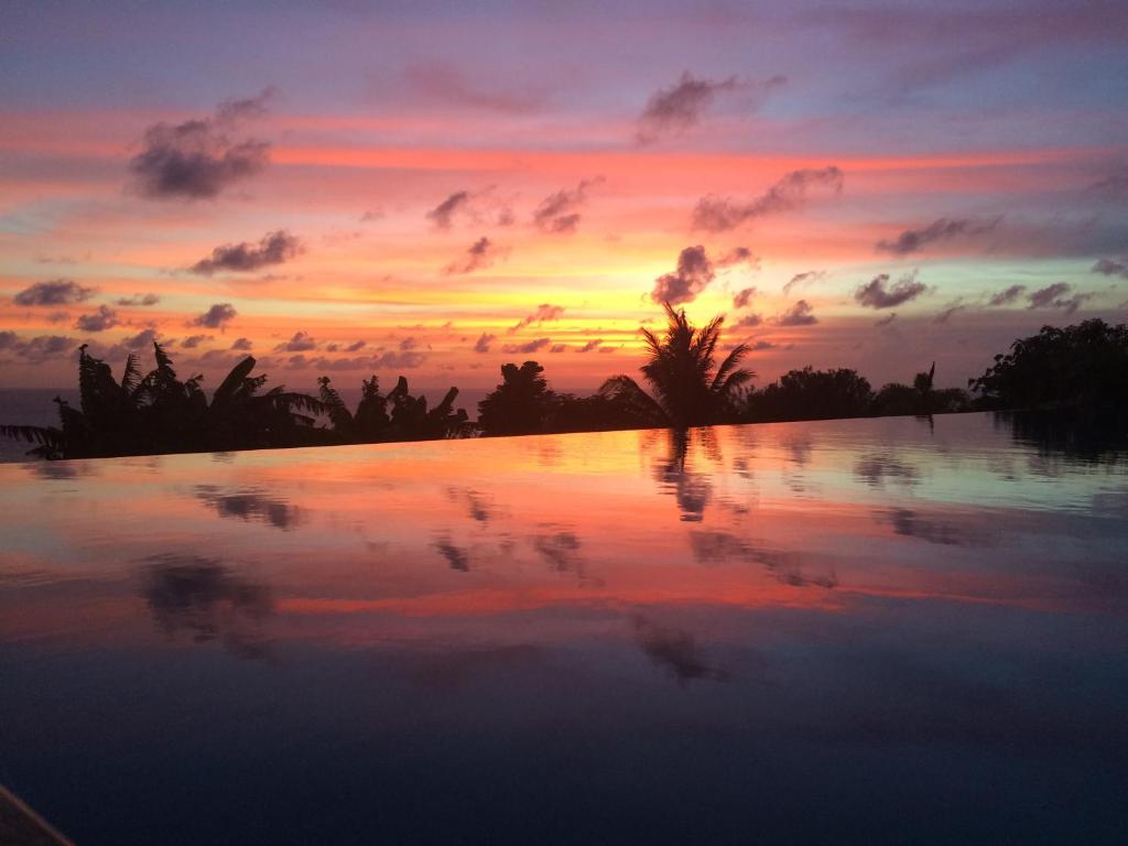 Alba o tramonto visti dall'interno dell'hotel o dai dintorni