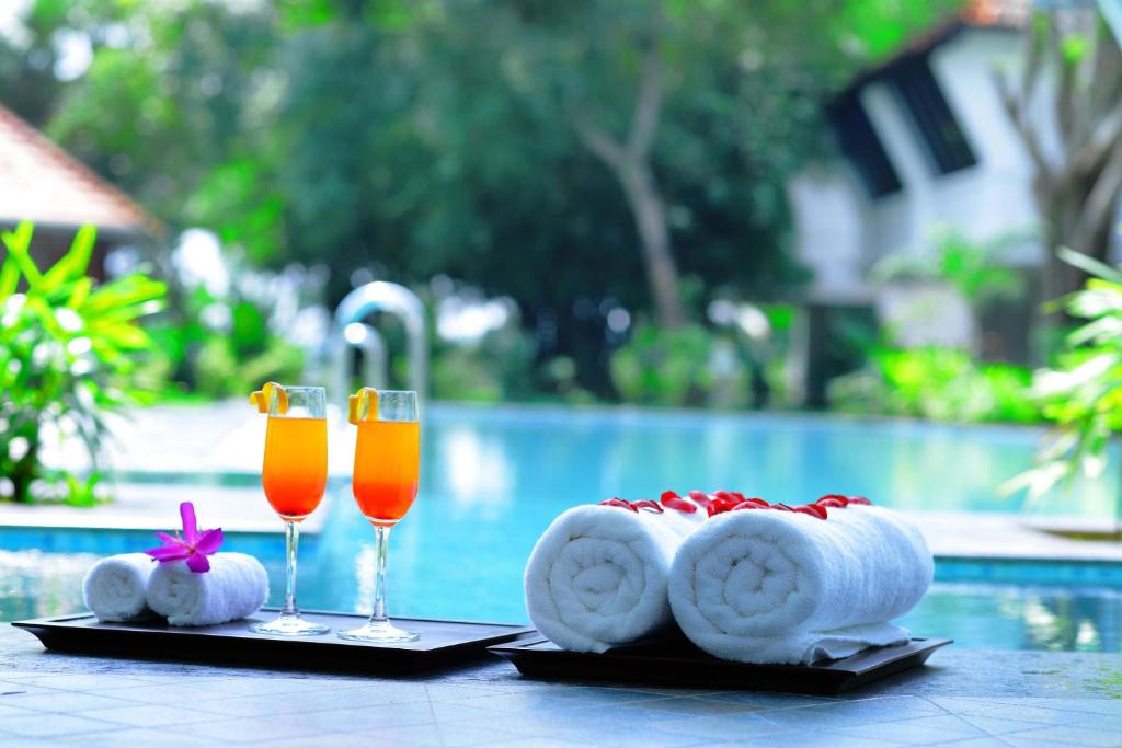 Bazén v ubytování Nihara Resort and Spa Cochin nebo v jeho okolí