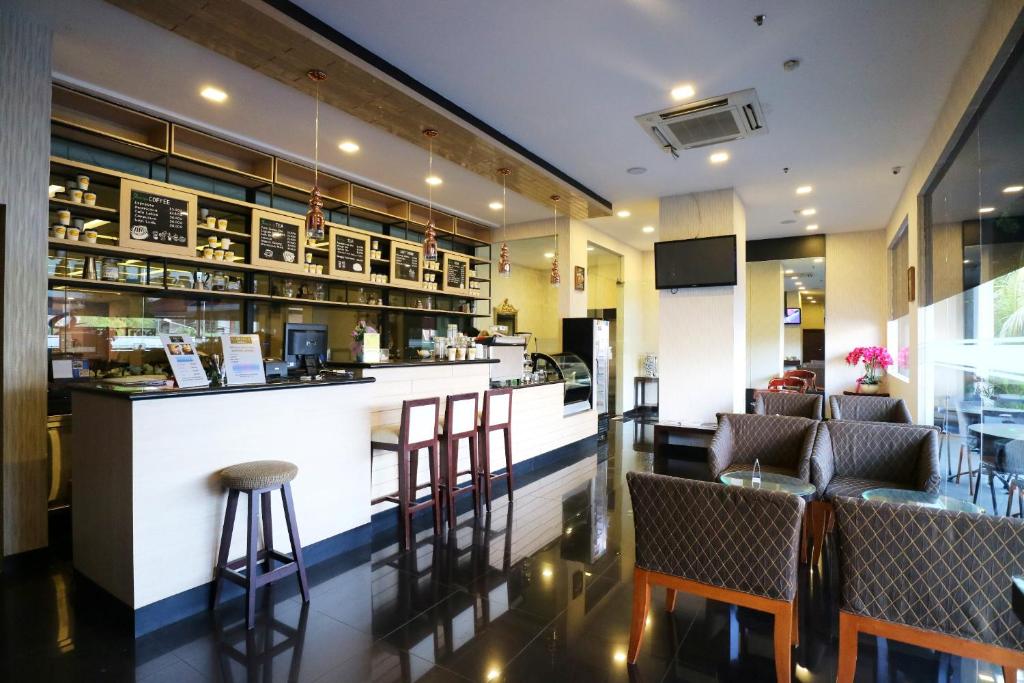 Lounge nebo bar v ubytování Coins Hotel Jakarta