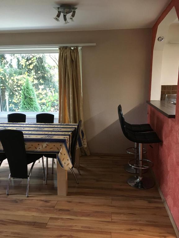 Apartments in Leafy Suburb - Wohnung - Erdgeschoss