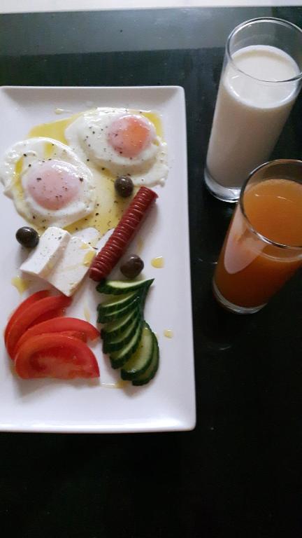 Comida en o cerca de este hotel