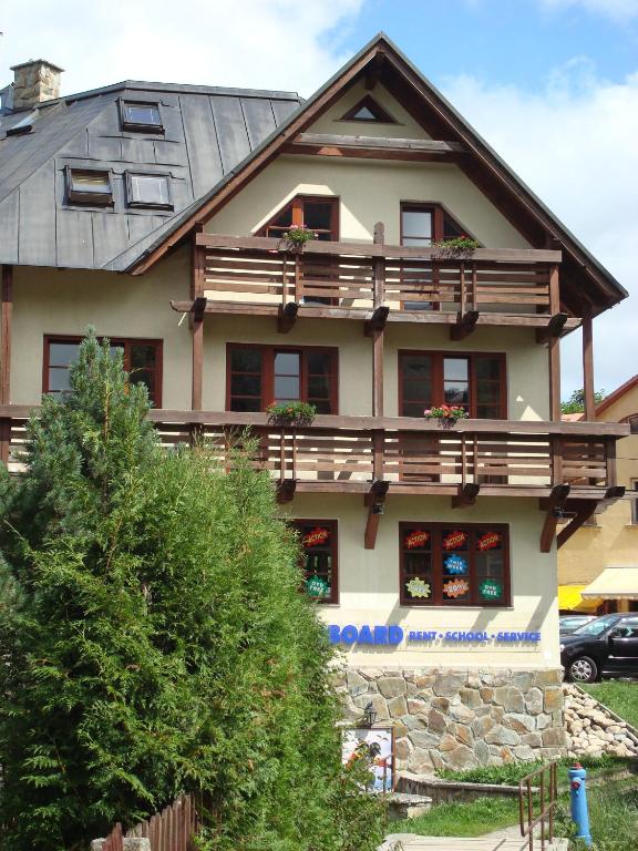Budynek, w którym mieści się hotel