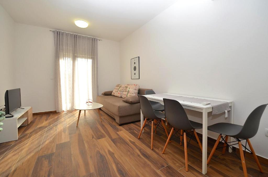 Stella Apartments - 17