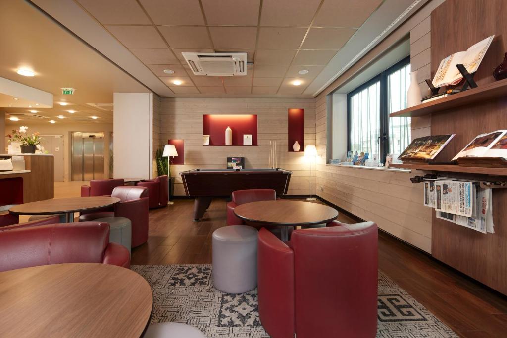 Campanile Nantes Centre - Saint Jacques - Resim 40