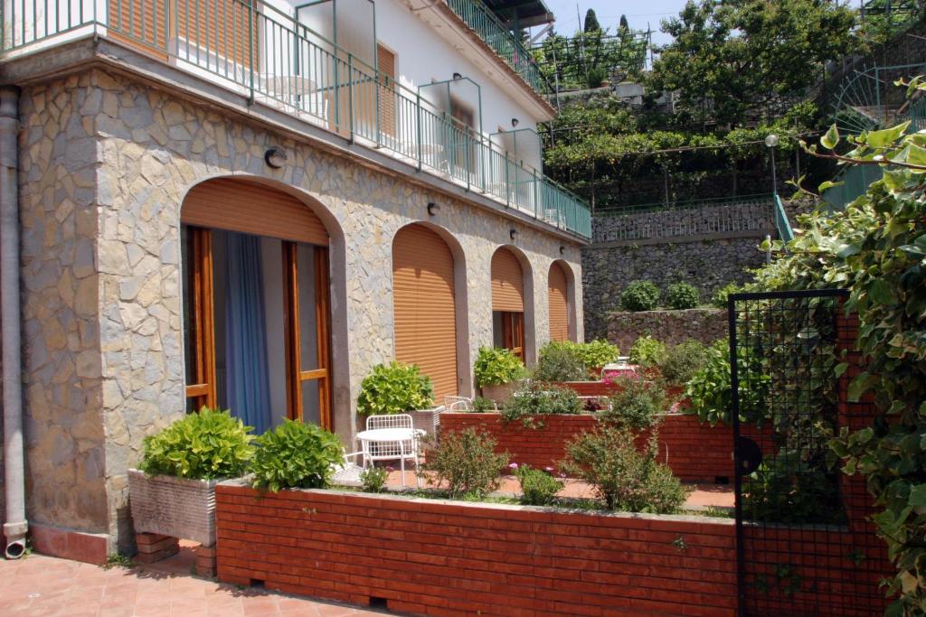 A garden outside Residence Le Villette