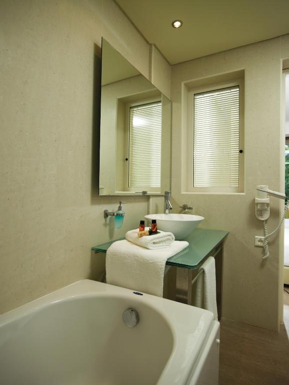 Club Agia Anna - Sala Familia Superior (Cabana Superior)