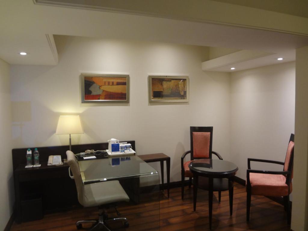 Posezení v ubytování Fortune Park, Ahmedabad - Member ITC Hotels' Group