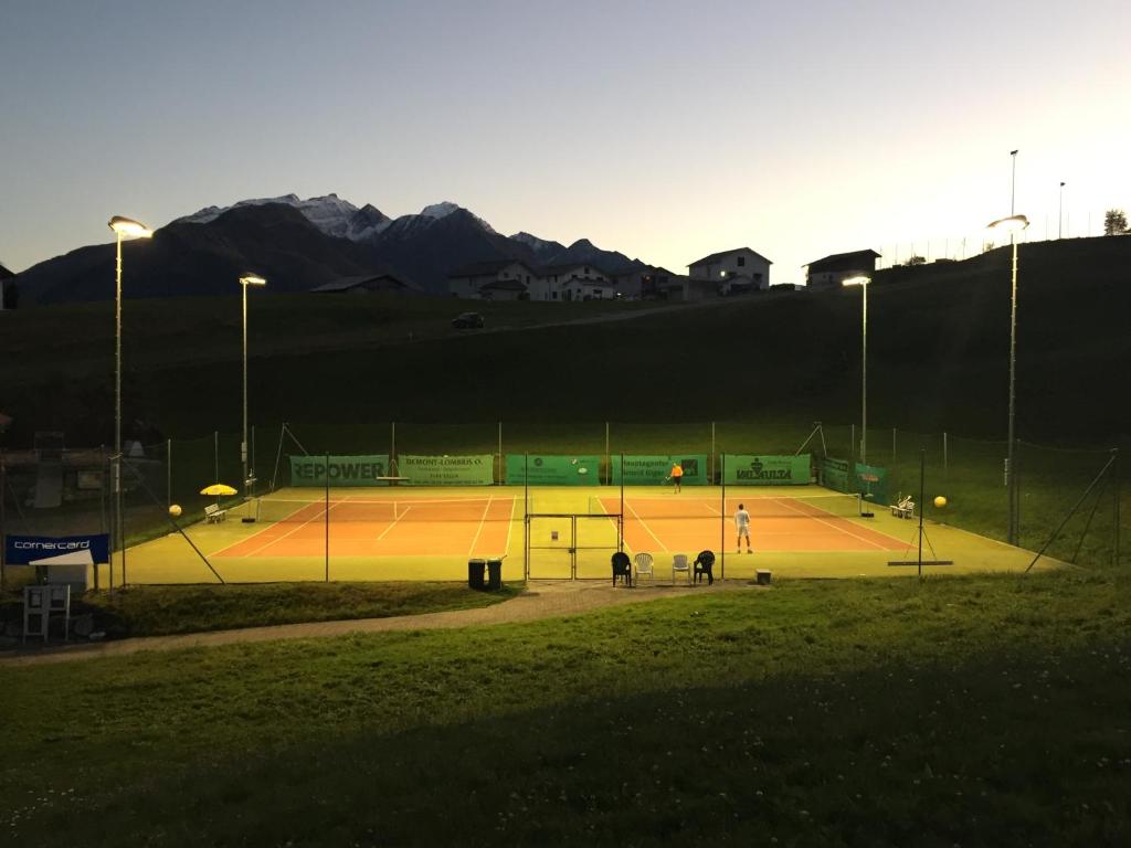 Tenis a/nebo squash v ubytování Boutique Hotel Pellas nebo okolí