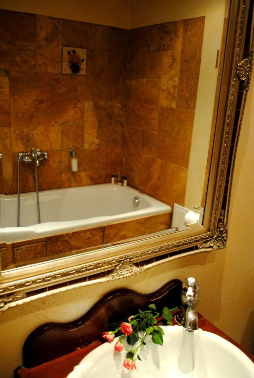 Koupelna v ubytování Grand Rose SPA Hotel