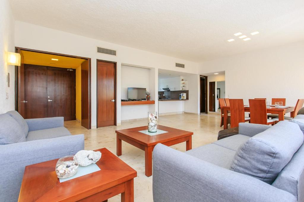 Private Pool Penthouse, Bikes plus Resort Pool Onsite!