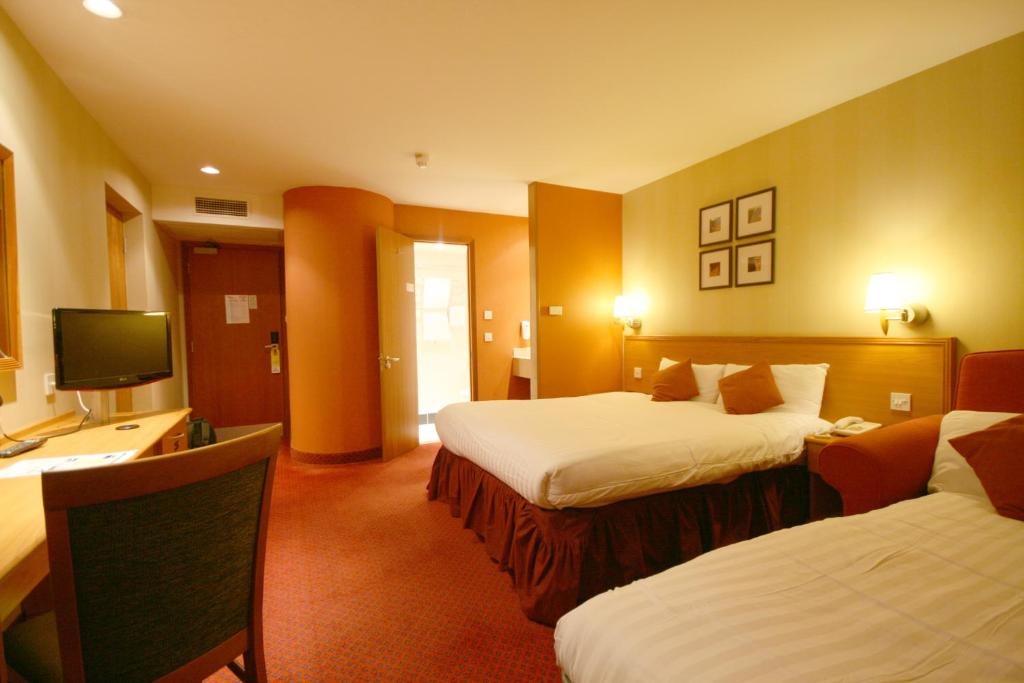 Days Inn Stevenage North - Sala Familiar (2 Adultos + 2 Niños)