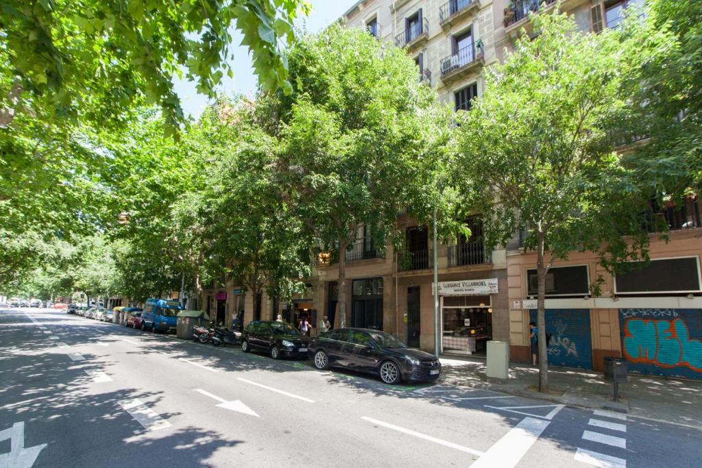 Aparteasy - Deluxe Family Apartments with Pool, Barcelona ...