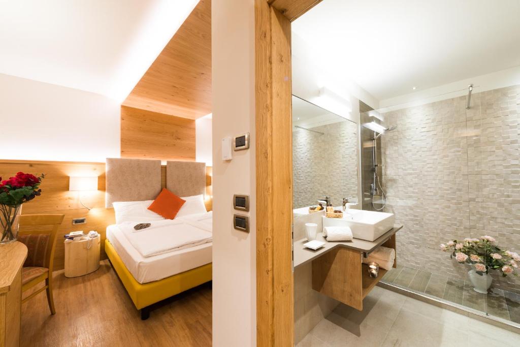 Koupelna v ubytování Hotel Ambassador
