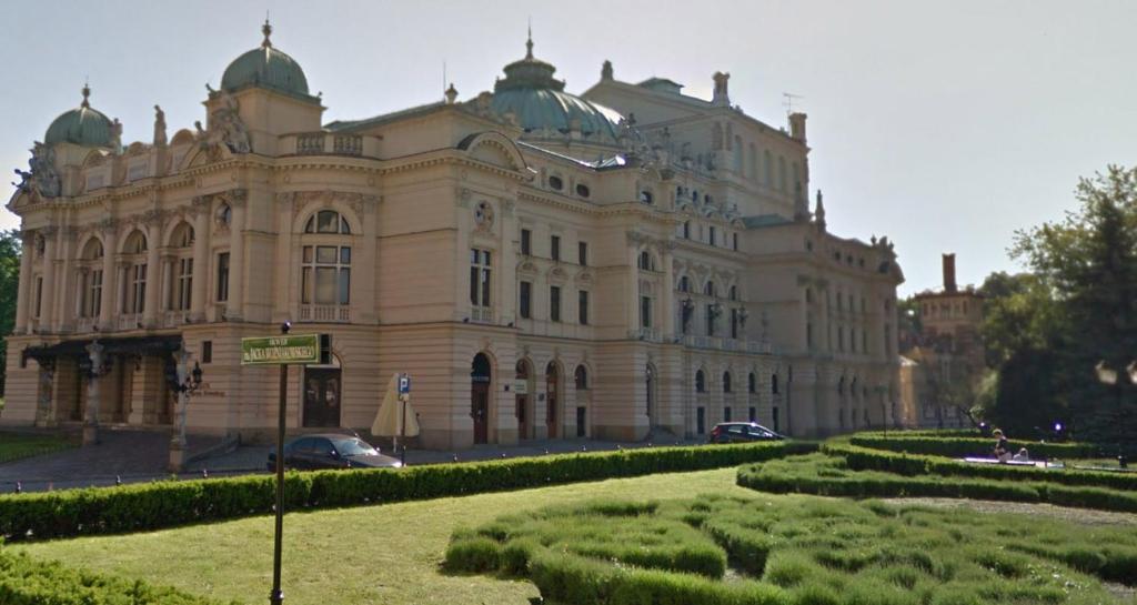 Vonkajšia záhrada v ubytovaní GoldStar Luxury Old Town Krakow Apartment