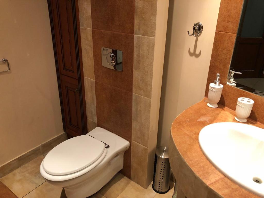 Kúpeľňa v ubytovaní Apartament Perła Kartuz z sauną