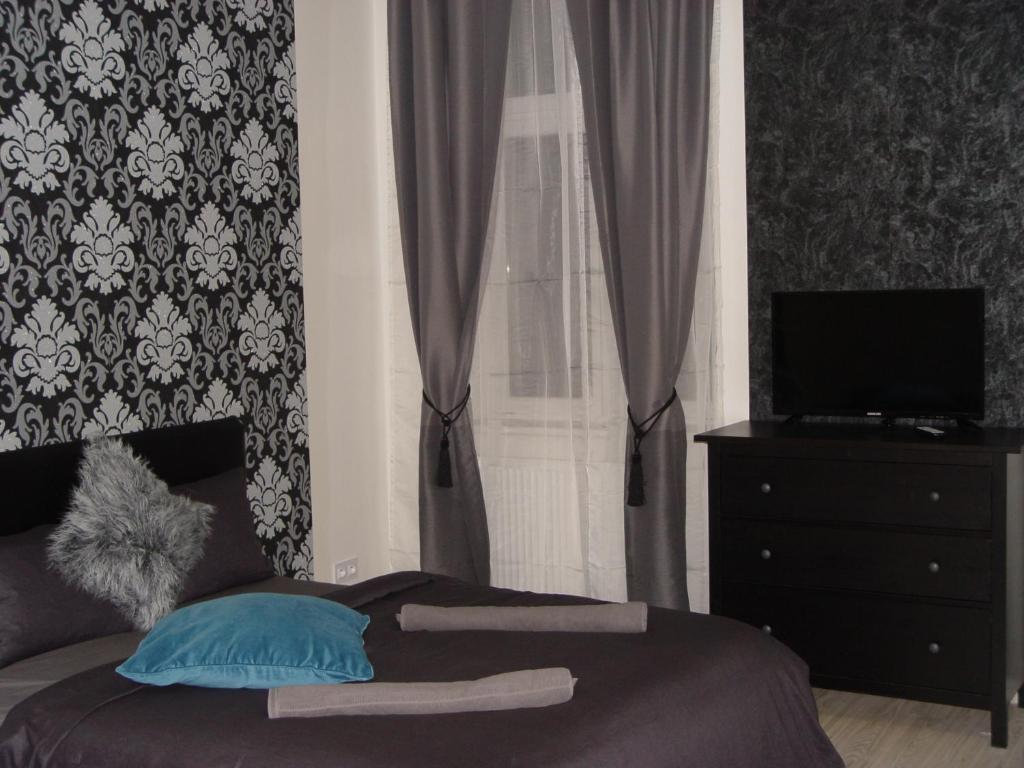 
Two-Bedroom Apartment with Balcony (12 Adults)
