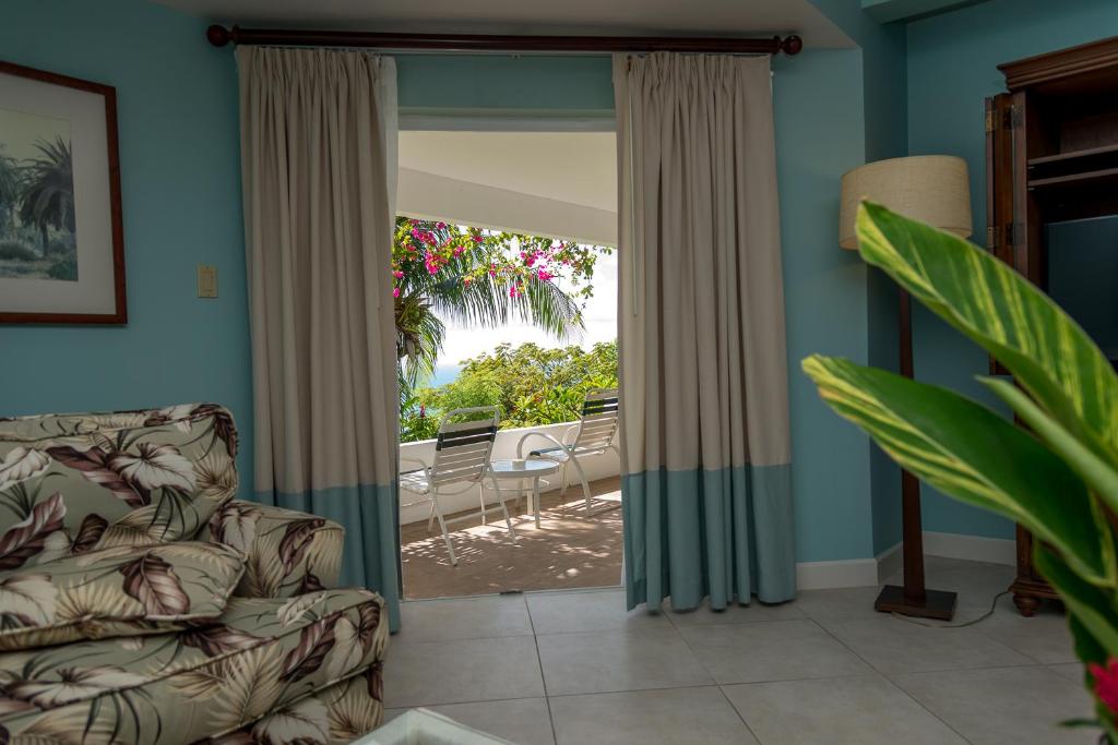 Posezení v ubytování Trade Winds Hotel