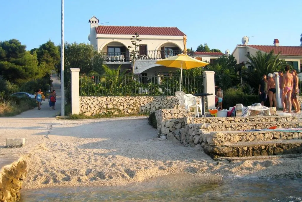 Apartments by the sea Okrug Gornji, Ciovo - 2792, Trogir, Croaţia