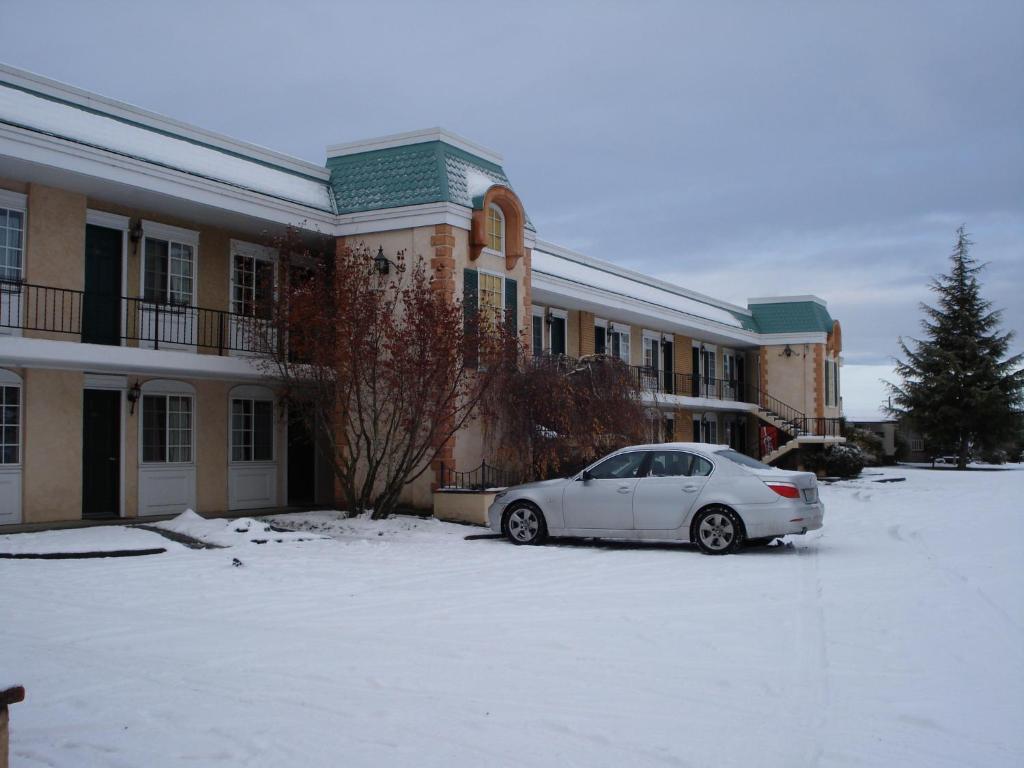 Sequim West Inn v zimě