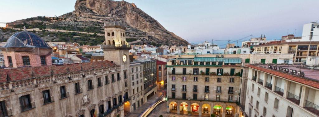 BEACH, CITY CENTER AND ENTERTAINMENT, Alicante – Bijgewerkte ...
