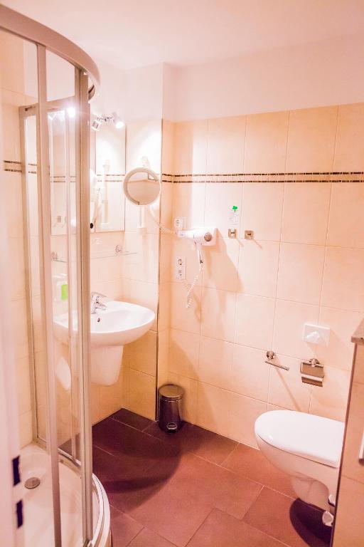 Koupelna v ubytování Hotel Martinihof