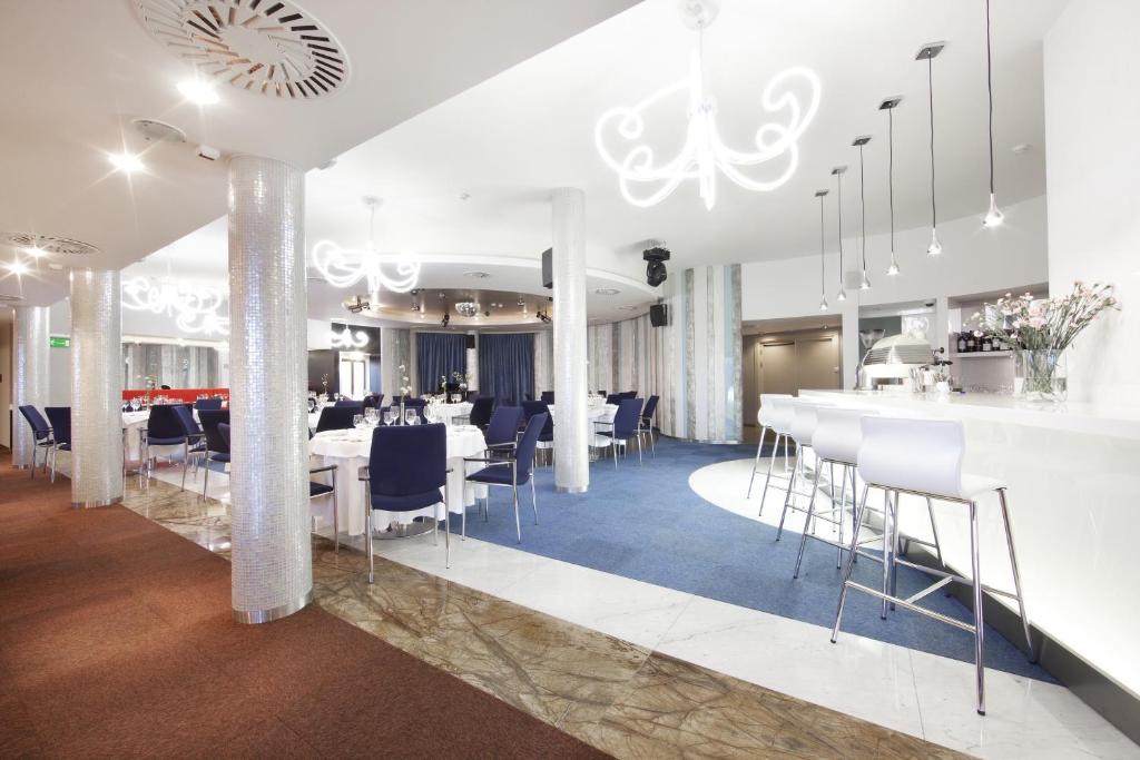 Blue Swan - Resim 25