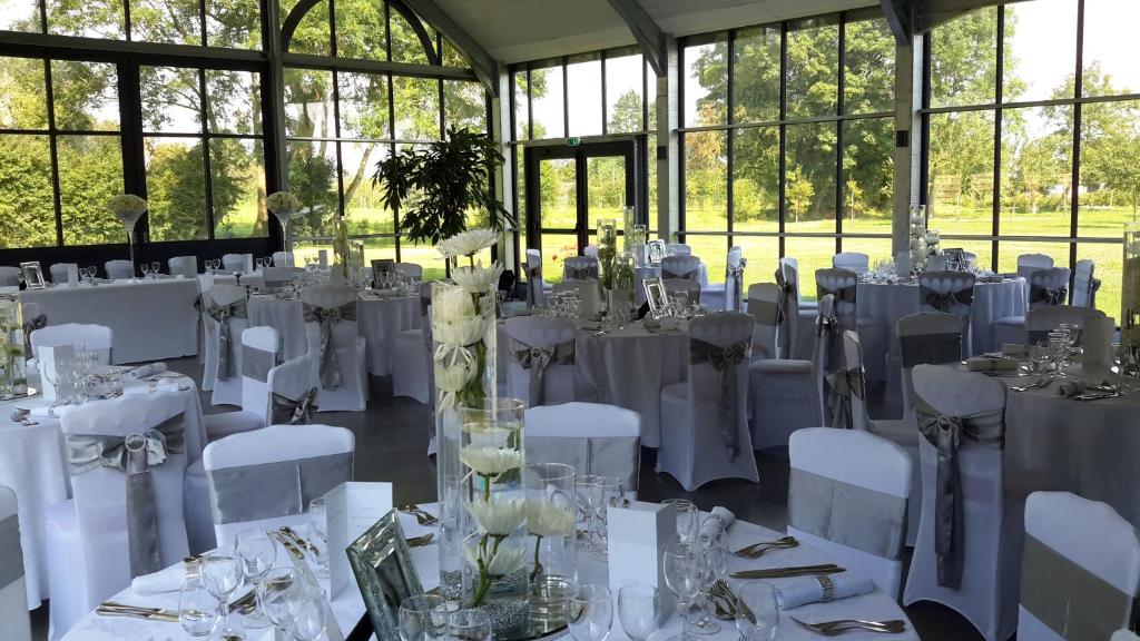Restaurace v ubytování Château De Cocove