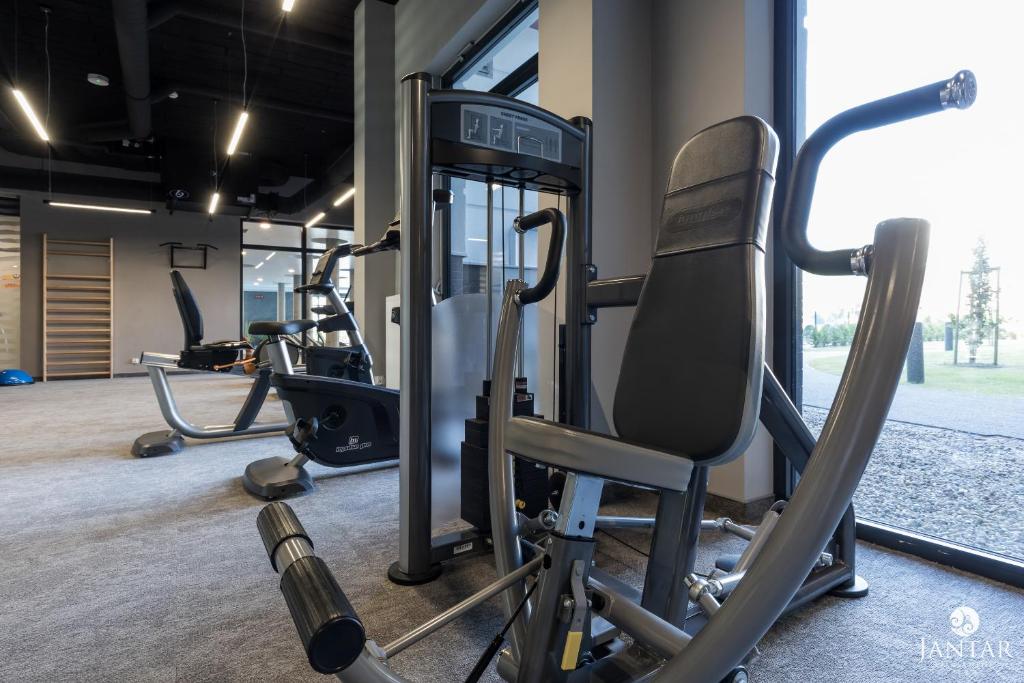 Posilňovňa alebo fitness centrum v ubytovaní Jantar Apartamenty Exclusive Polanki Park SPA