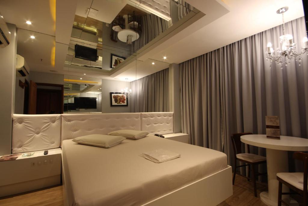  Love Time Hotel (Adult Only)