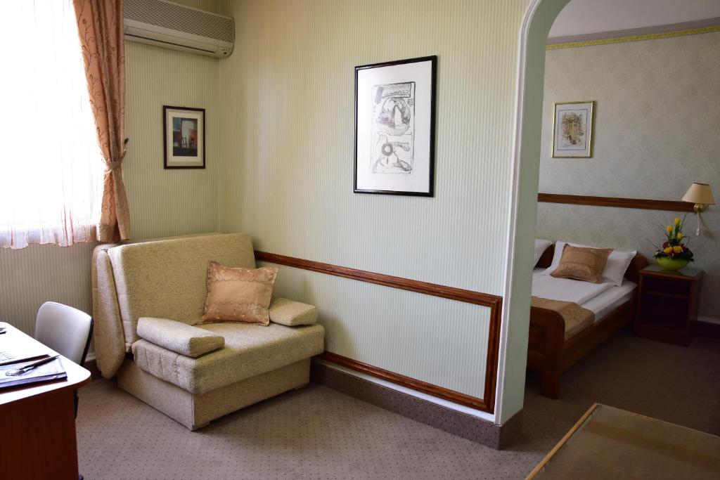Posezení v ubytování Garni Hotel Lav