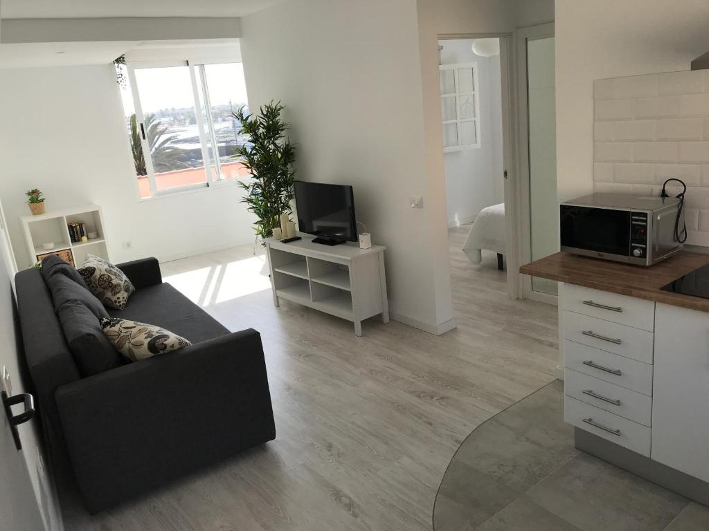 A television and/or entertainment centre at Habour Side II