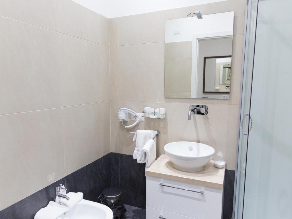 Koupelna v ubytování Venustas Roma Hotel