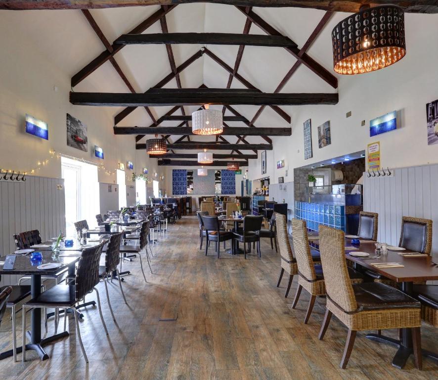 Manor Court Hotel photo