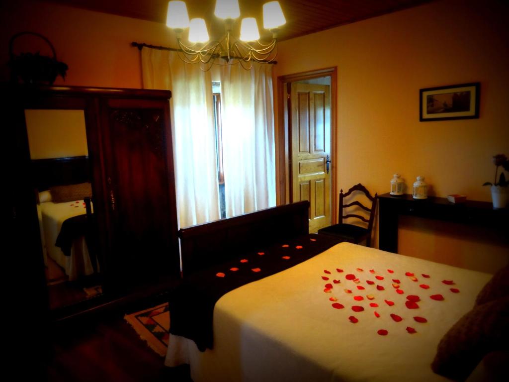 A bed or beds in a room at Casa de Barreiro