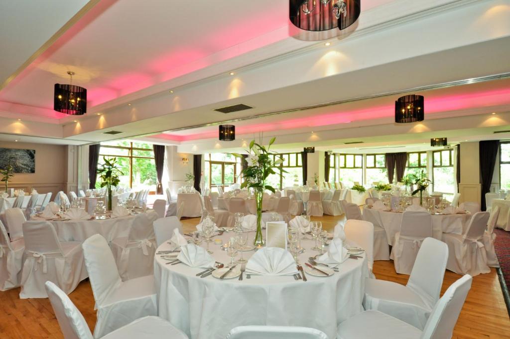 Restaurace v ubytování Westport Woods Hotel & Spa
