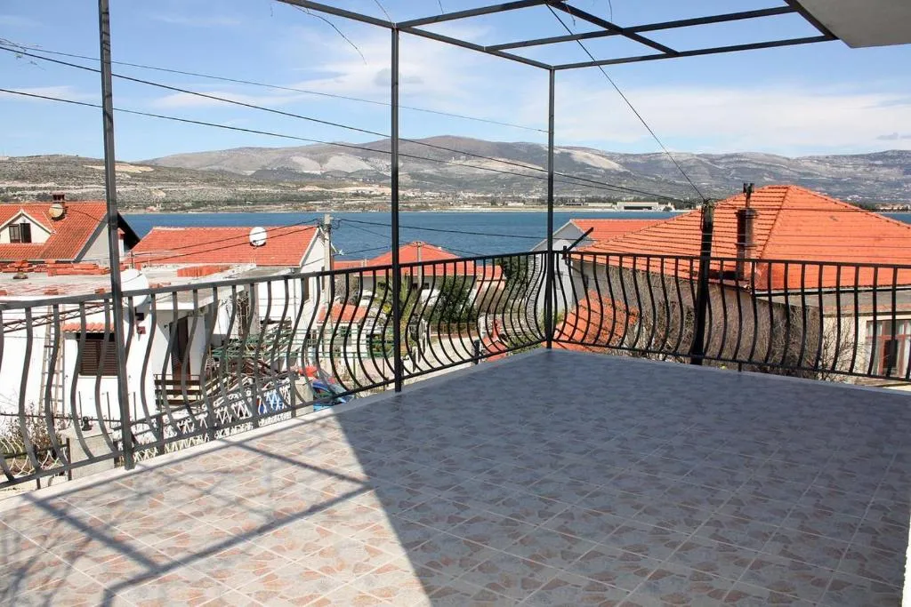 Apartments by the sea Mastrinka, Ciovo - 4836, Trogir, Croaţia