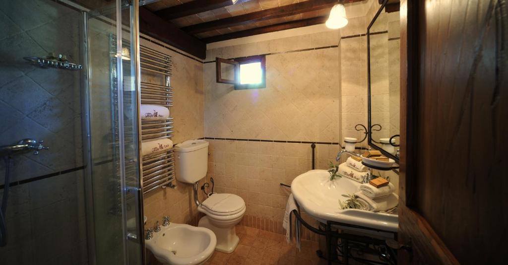 Koupelna v ubytování Antico Casale Urbani