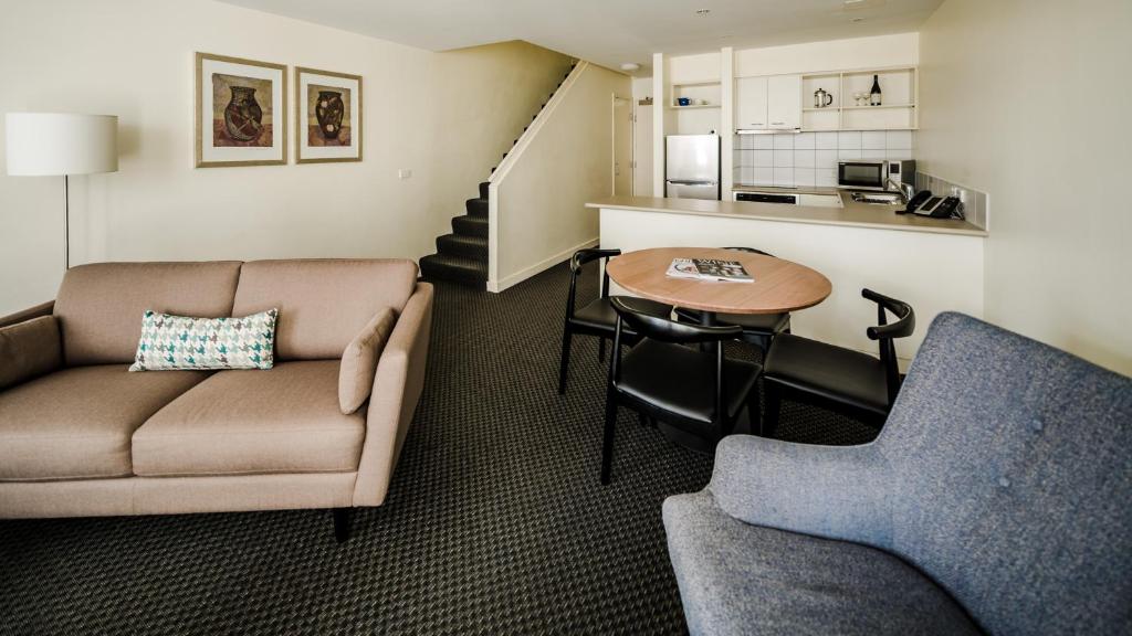 
Two-Bedroom Apartment - Townhouse
