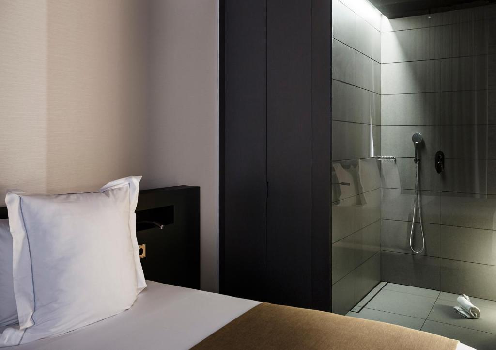 One Shot Mercat - Resim 3