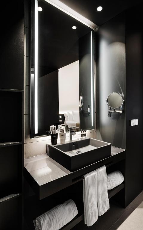 One Shot Mercat - Resim 25