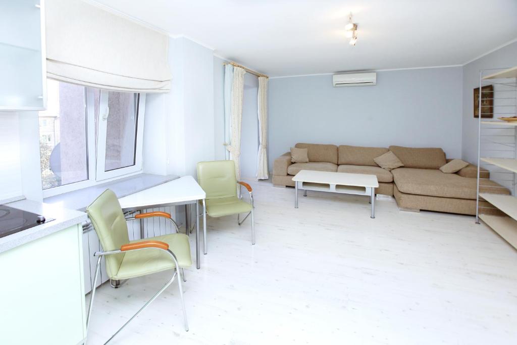 A seating area at Botanic Apartments Pechersk