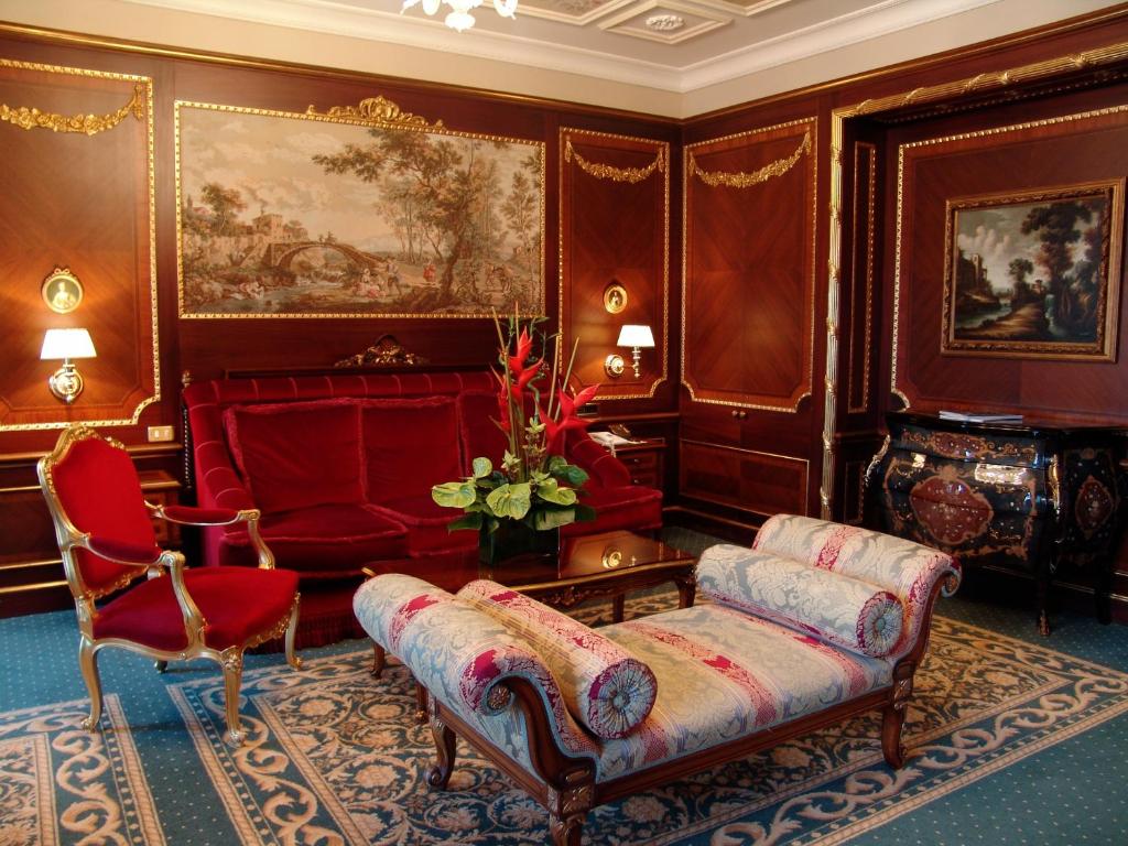 Posezení v ubytování Grand Hotel des Iles Borromées & SPA