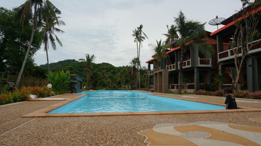 Bazén v ubytování Lanta Infinity Resort - SHA Extra Plus nebo v jeho okolí